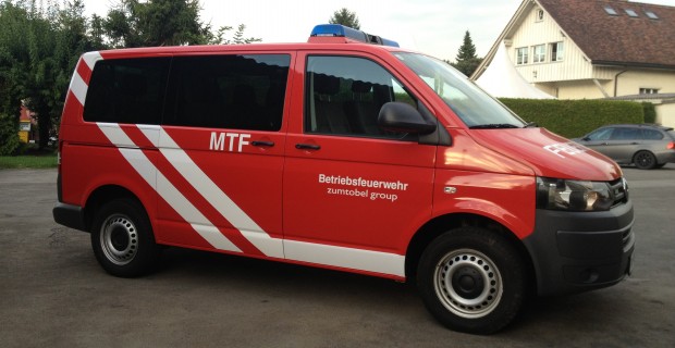 Feuerwehrfahrzeug_foliert_rot_VWT5